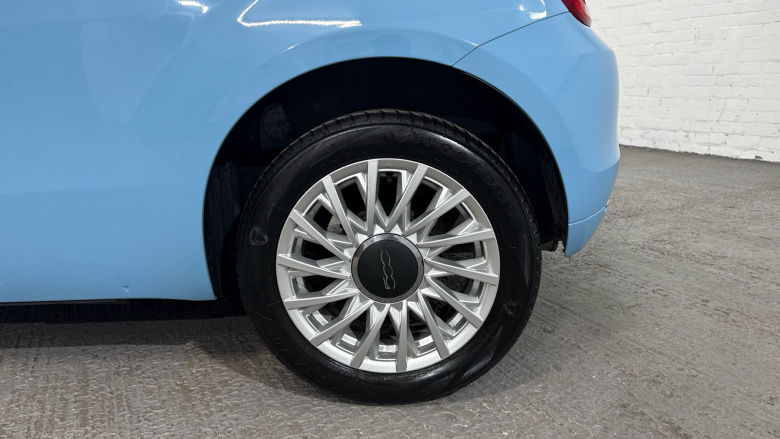 Fiat 500 1.2 Lounge 3dr Petrol Hatchback